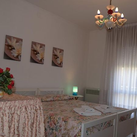 Casa Vacanza E Per Lavoro Elena E Carla 스피니아 외부 사진