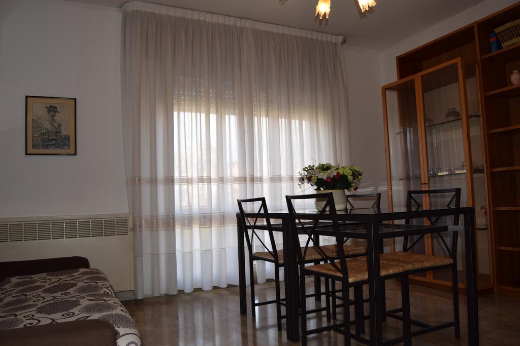 Casa Vacanza E Per Lavoro Elena E Carla 스피니아 외부 사진